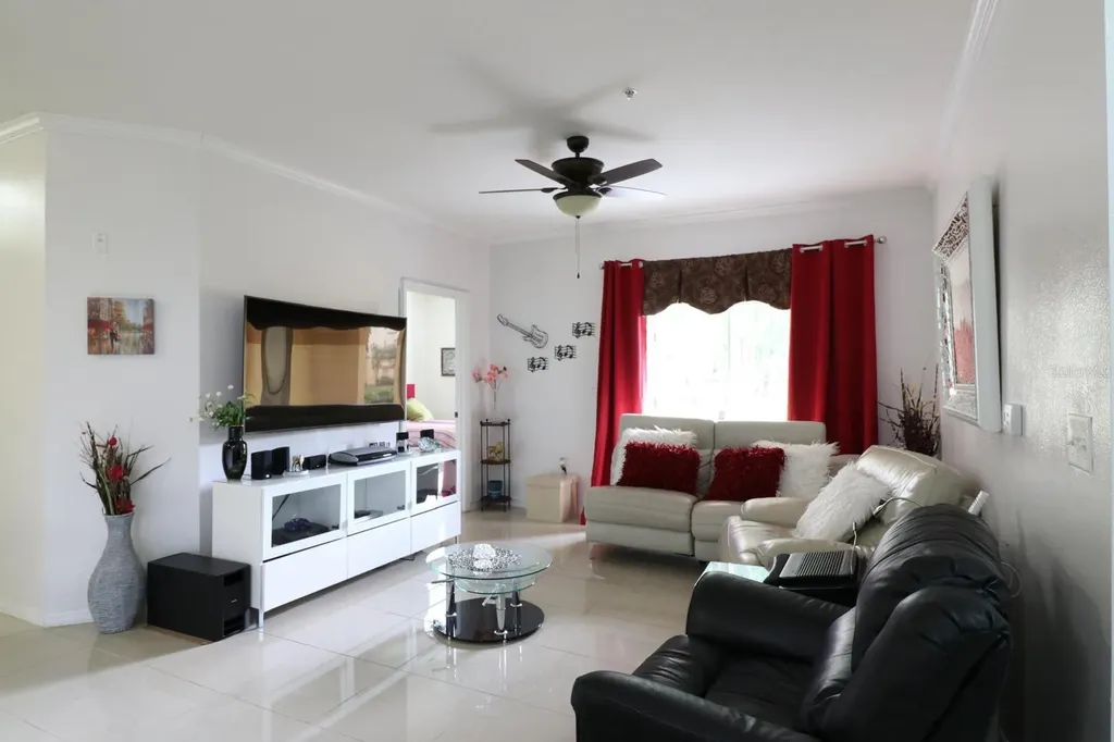 5610 Pinnacle Heights Circle Tampa FL 33624