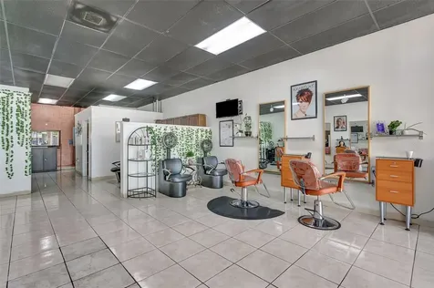 1903 E Fl 60 Valrico FL 33594