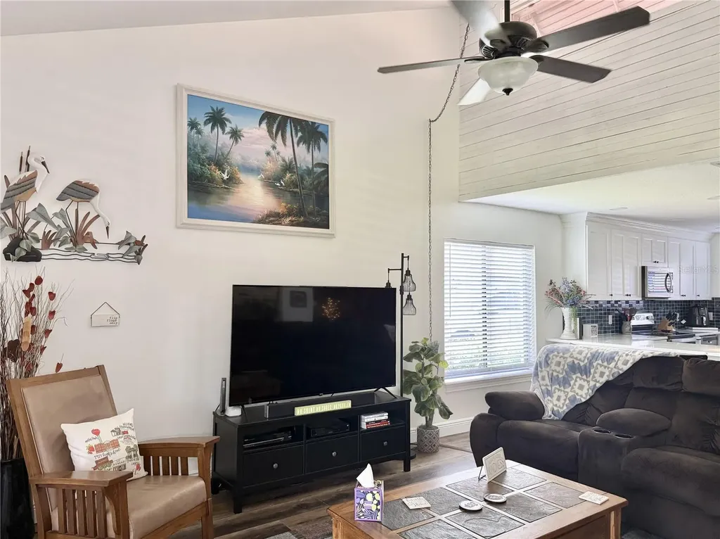 207 Granada Court N Plant City FL 33566
