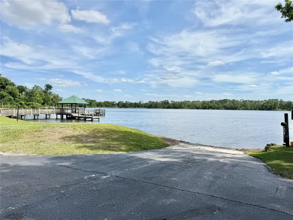 207 Granada Court N Plant City FL 33566