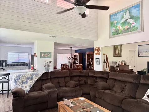 207 Granada Court N Plant City FL 33566