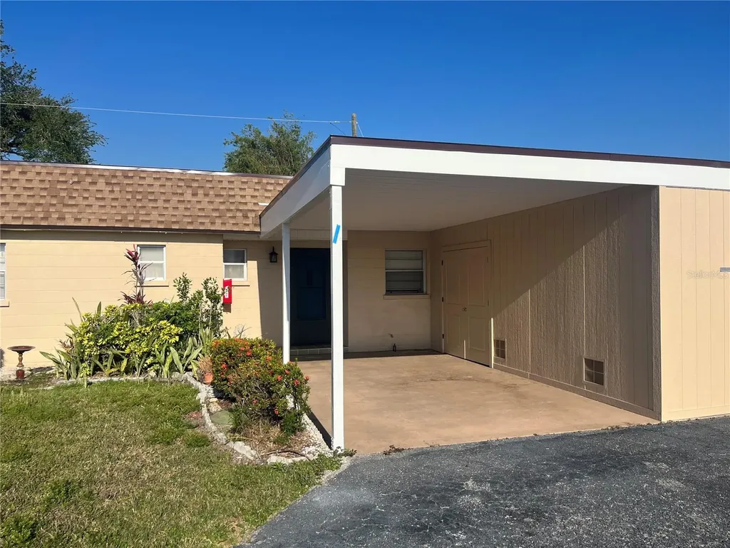 655 Park Circle Bradenton FL 34207