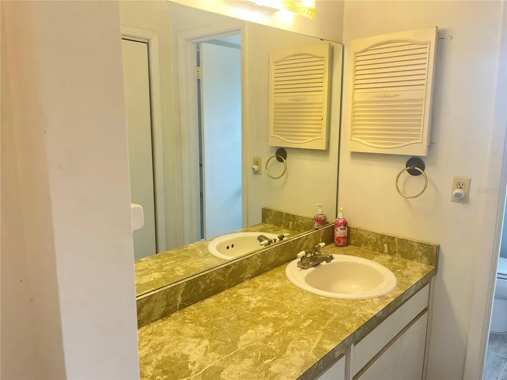 655 Park Circle Bradenton FL 34207