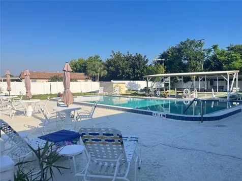 655 Park Circle Bradenton FL 34207