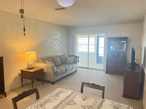 655 Park Circle Bradenton FL 34207