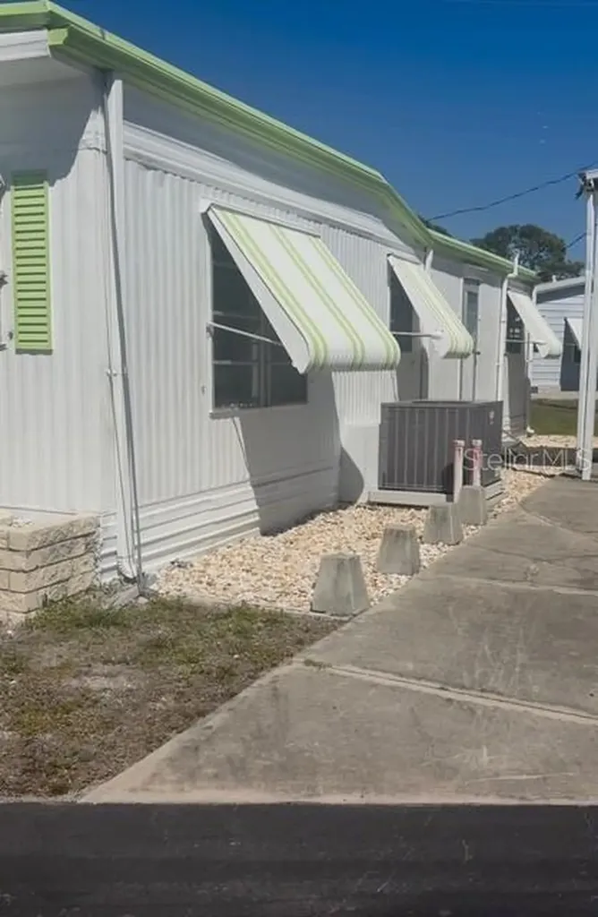 32 Siesta Circle W Osprey FL 34229