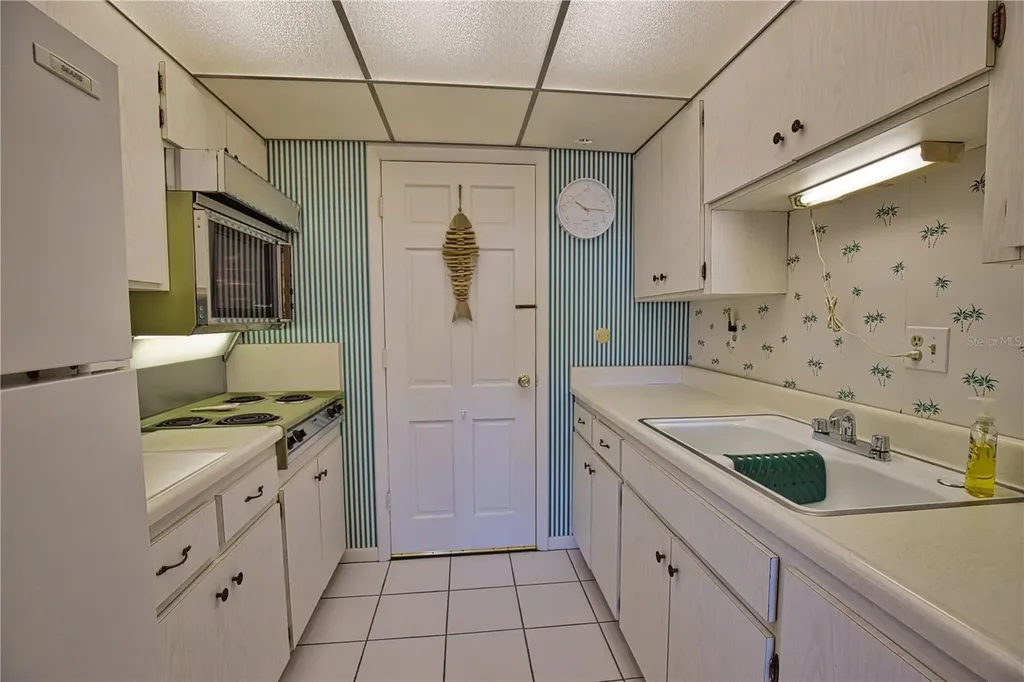 200 N The Esplanade Venice FL 34285