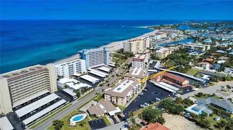 200 N The Esplanade Venice FL 34285