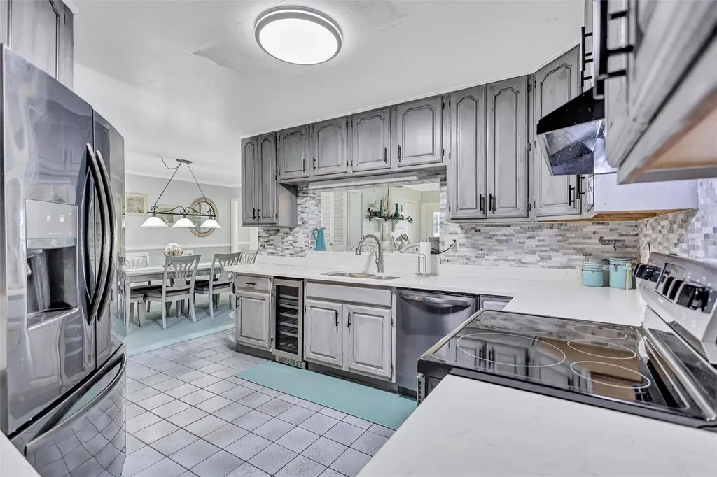 563 Lewis Boulevard SE St Petersburg FL 33705