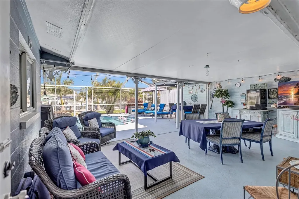 563 Lewis Boulevard SE St Petersburg FL 33705