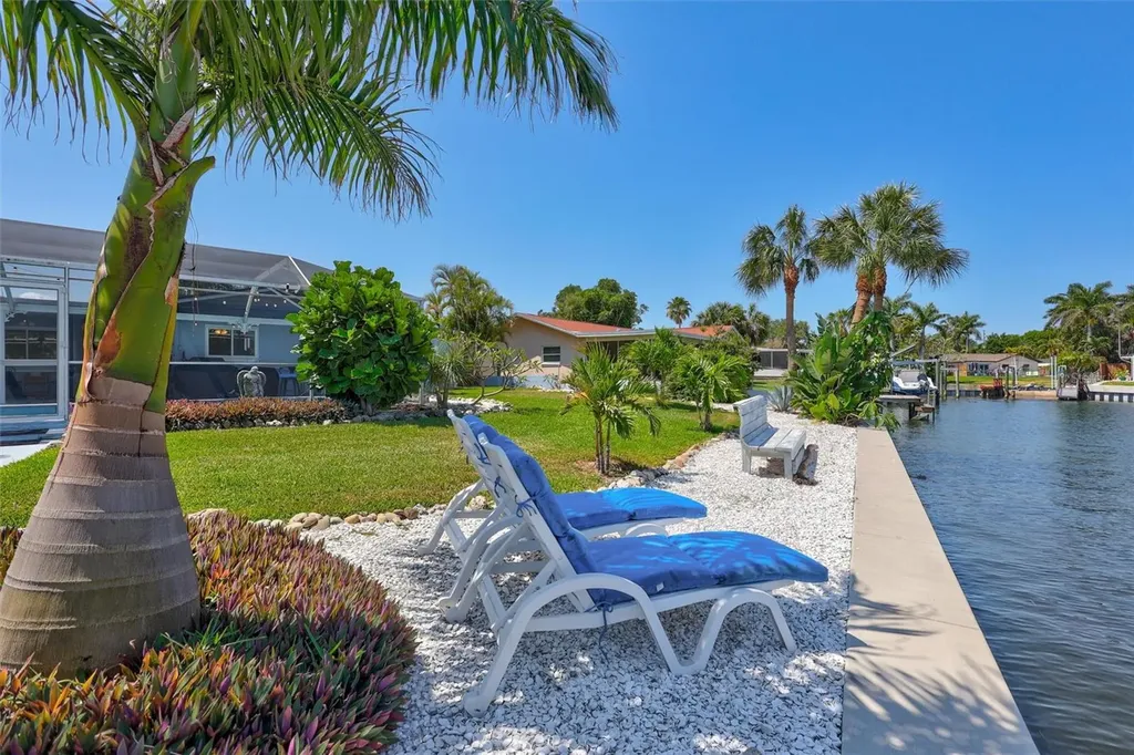 563 Lewis Boulevard SE St Petersburg FL 33705