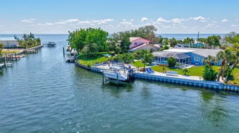 563 Lewis Boulevard SE St Petersburg FL 33705