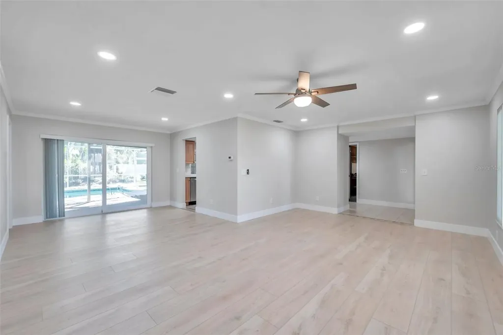 8789 Maplewood Road Seminole FL 33777