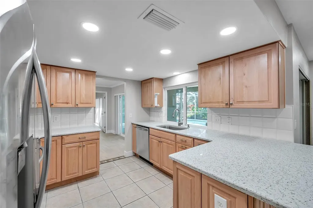 8789 Maplewood Road Seminole FL 33777