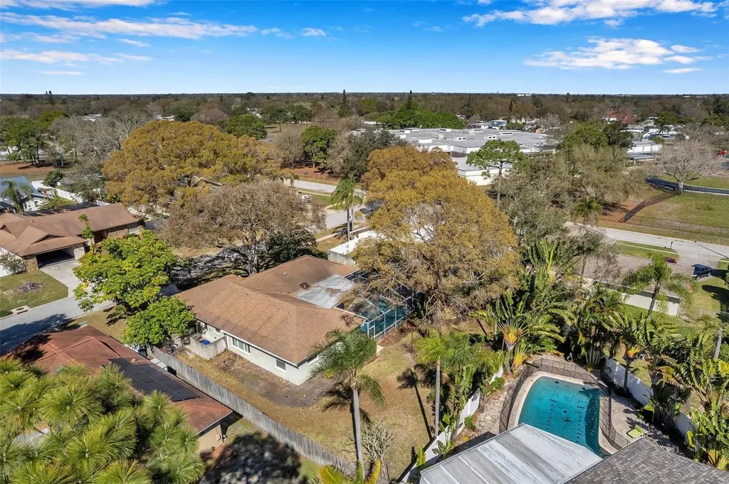 8789 Maplewood Road Seminole FL 33777