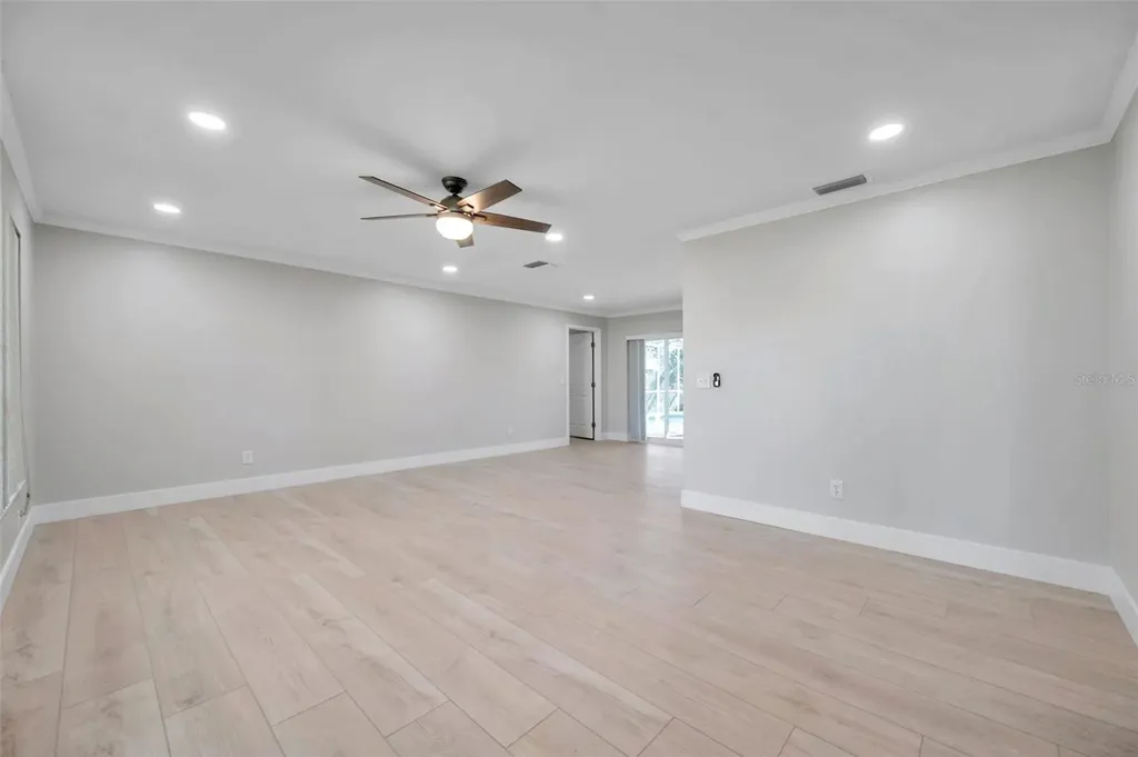 8789 Maplewood Road Seminole FL 33777