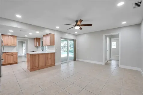 8789 Maplewood Road Seminole FL 33777