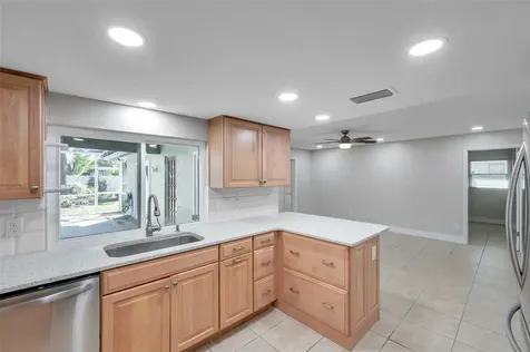 8789 Maplewood Road Seminole FL 33777