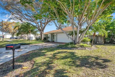 8789 Maplewood Road Seminole FL 33777