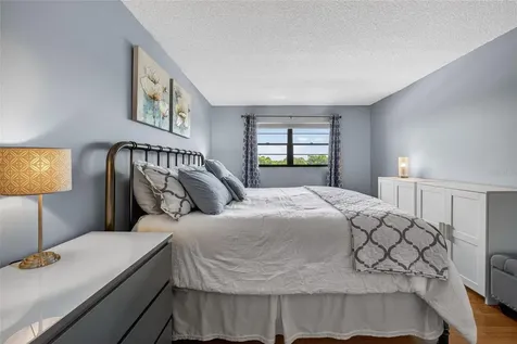 6080 80th Street N St Petersburg FL 33709