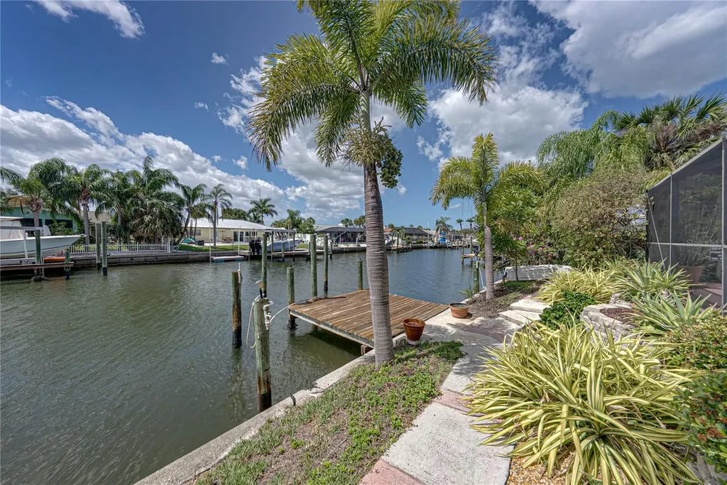 906 Sago Palm Way Apollo Beach FL 33572