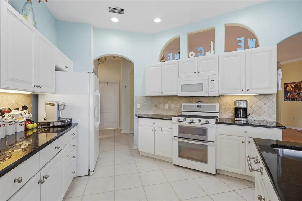 758 Planters Manor Way Bradenton FL 34212