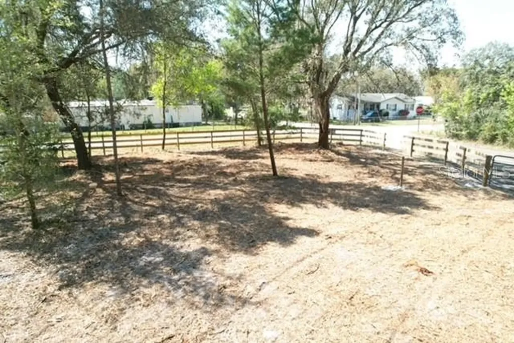 28815 Azalea Avenue Paisley FL 32767