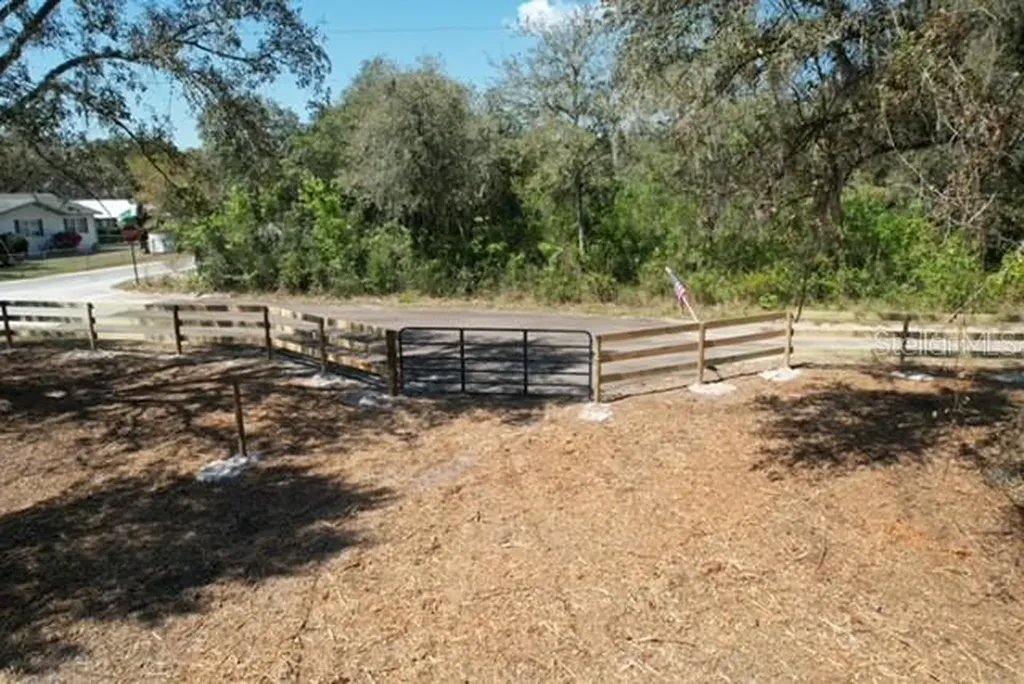 28815 Azalea Avenue Paisley FL 32767