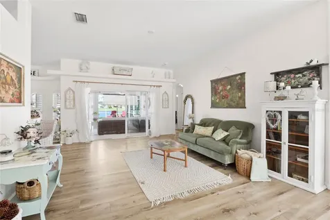 375 E Temple Court SW Vero Beach FL 32968