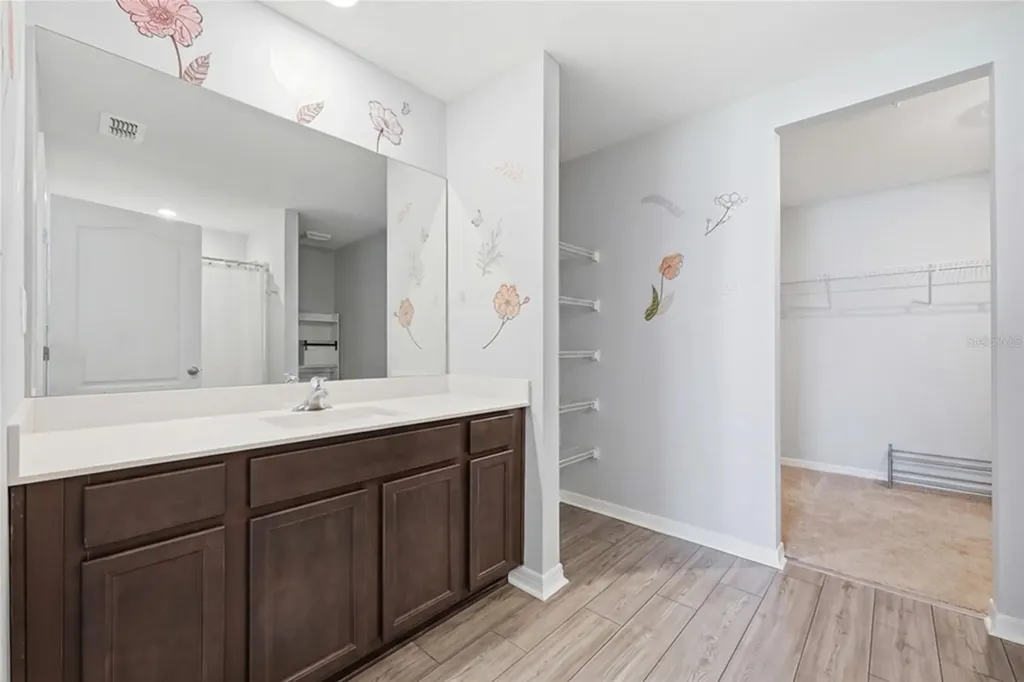 1607 Swan Lake Circle Dundee FL 33838