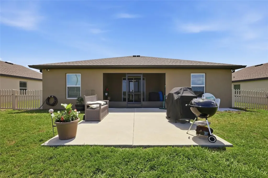 1607 Swan Lake Circle Dundee FL 33838