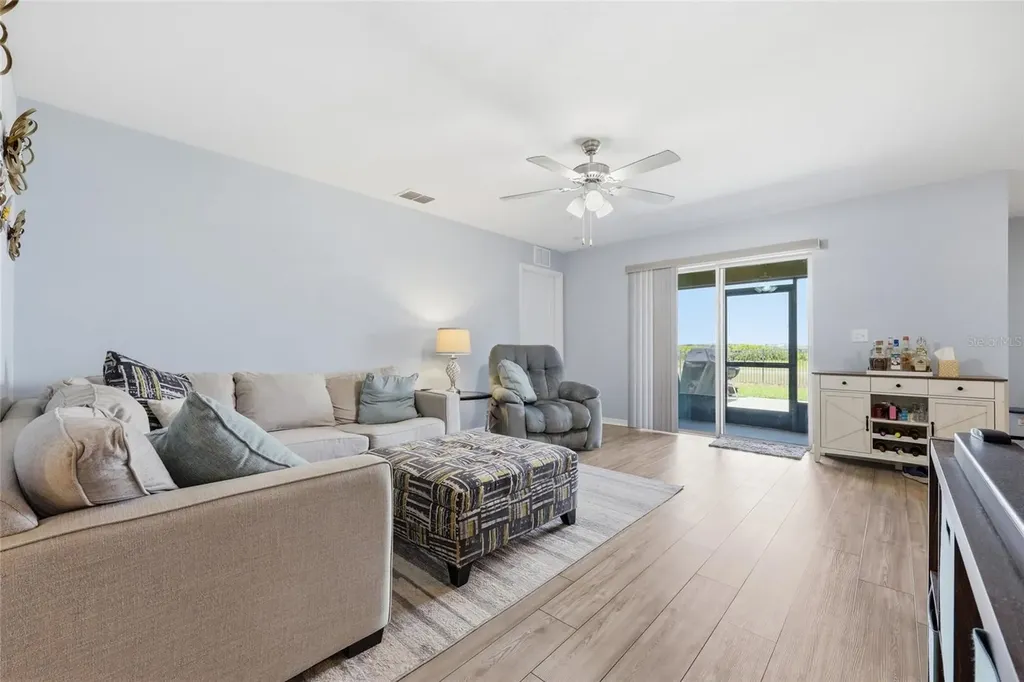 1607 Swan Lake Circle Dundee FL 33838
