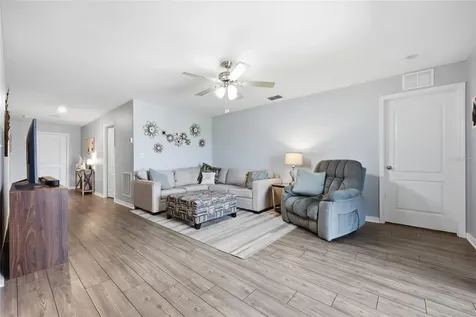 1607 Swan Lake Circle Dundee FL 33838