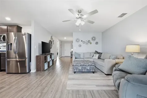 1607 Swan Lake Circle Dundee FL 33838