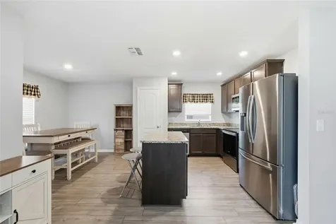 1607 Swan Lake Circle Dundee FL 33838