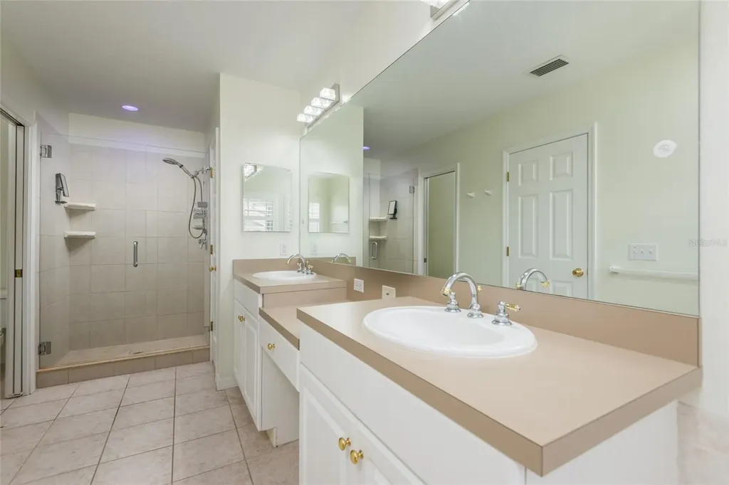 2876 Bayshore Trails Drive Tampa FL 33611