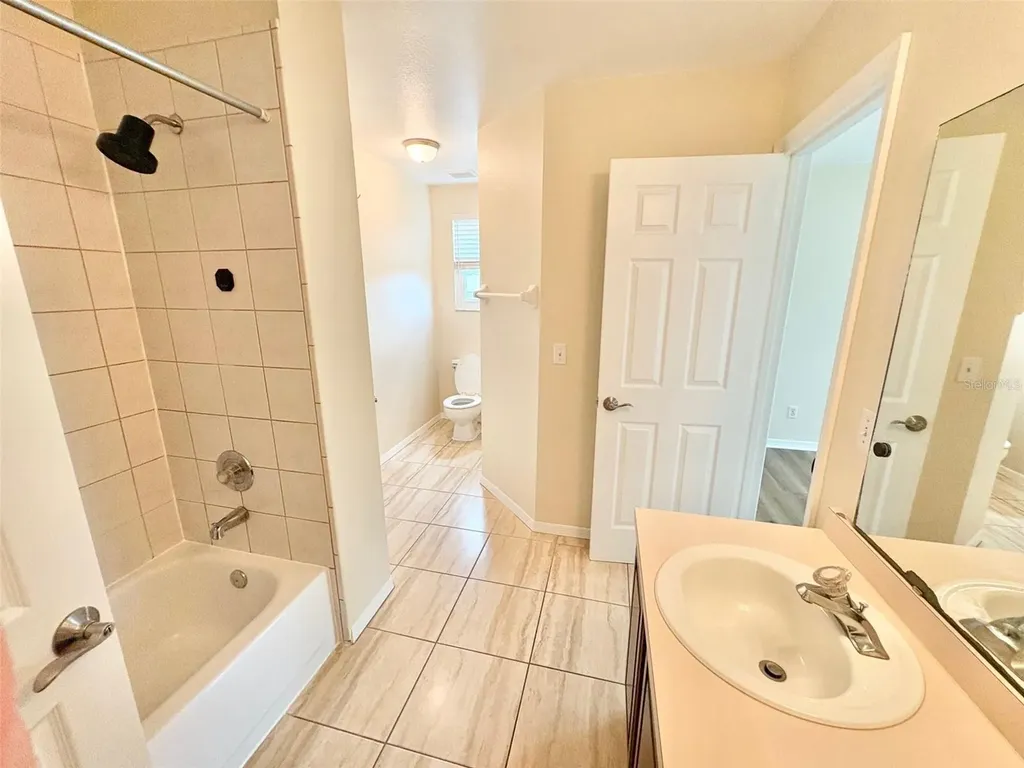 2813 Rolling Broak Drive Orlando FL 32837