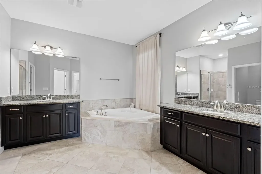 10066 Victory Gallop Loop Ruskin FL 33573