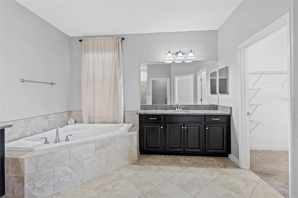 10066 Victory Gallop Loop Ruskin FL 33573