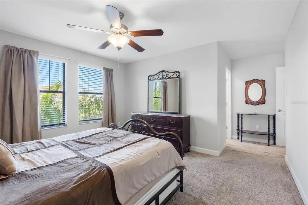 10066 Victory Gallop Loop Ruskin FL 33573