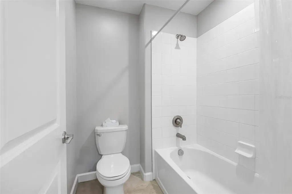 10066 Victory Gallop Loop Ruskin FL 33573