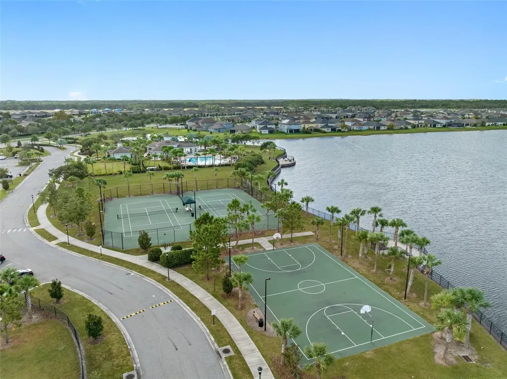 10066 Victory Gallop Loop Ruskin FL 33573