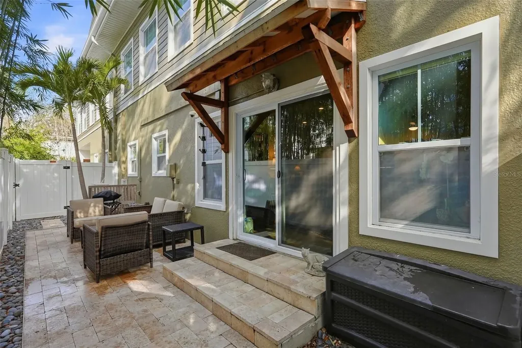 430 11th Avenue NE St Petersburg FL 33701