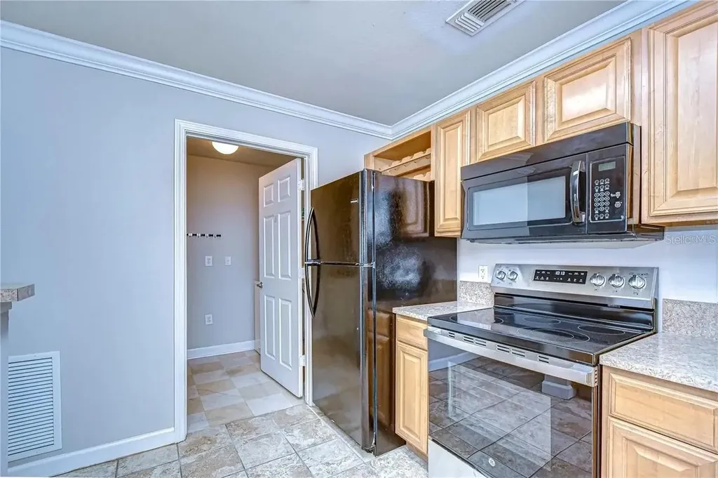 18163 Bridle Club Drive Tampa FL 33647