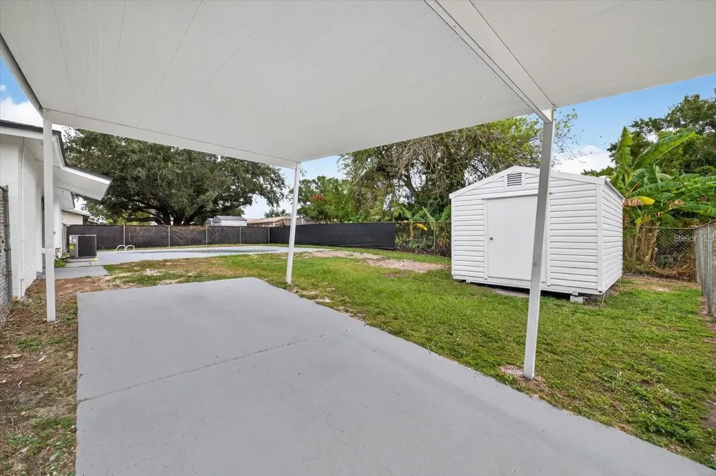 8609 Fish Lake Road Tampa FL 33619