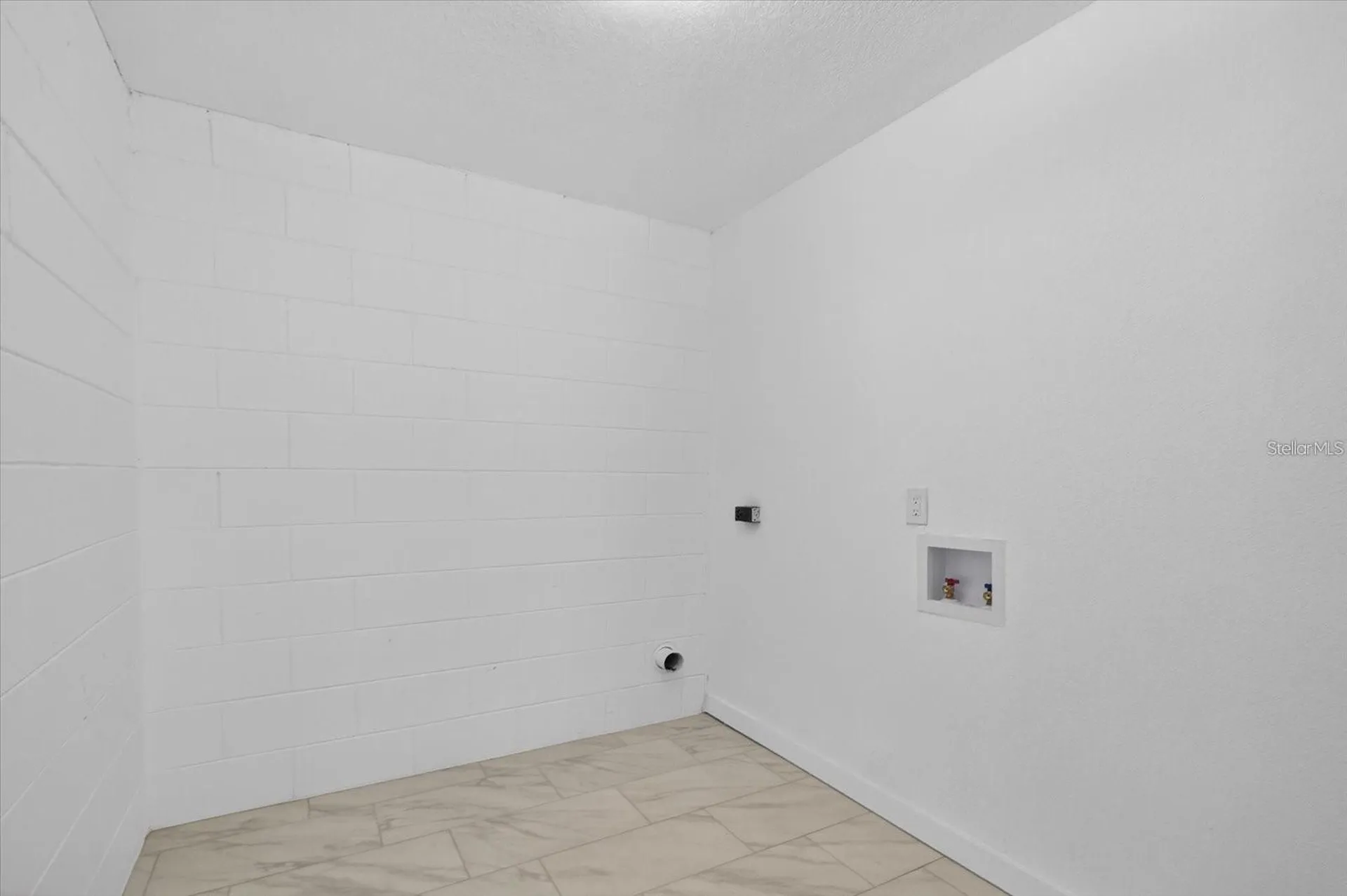 8609 Fish Lake Road Tampa FL 33619