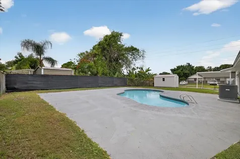 8609 Fish Lake Road Tampa FL 33619