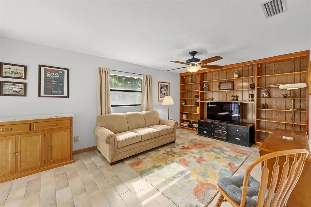 140 Valley Circle Brandon FL 33510