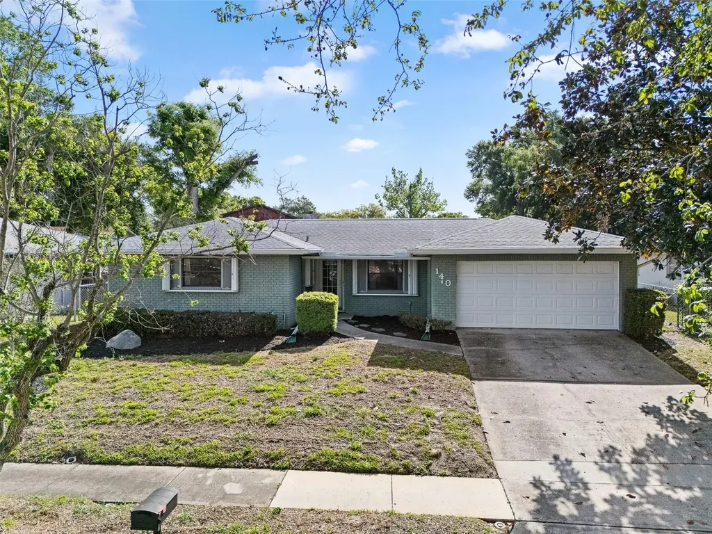 140 Valley Circle Brandon FL 33510