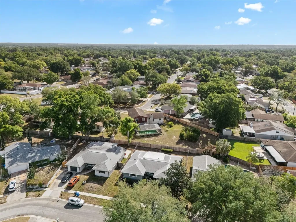 140 Valley Circle Brandon FL 33510